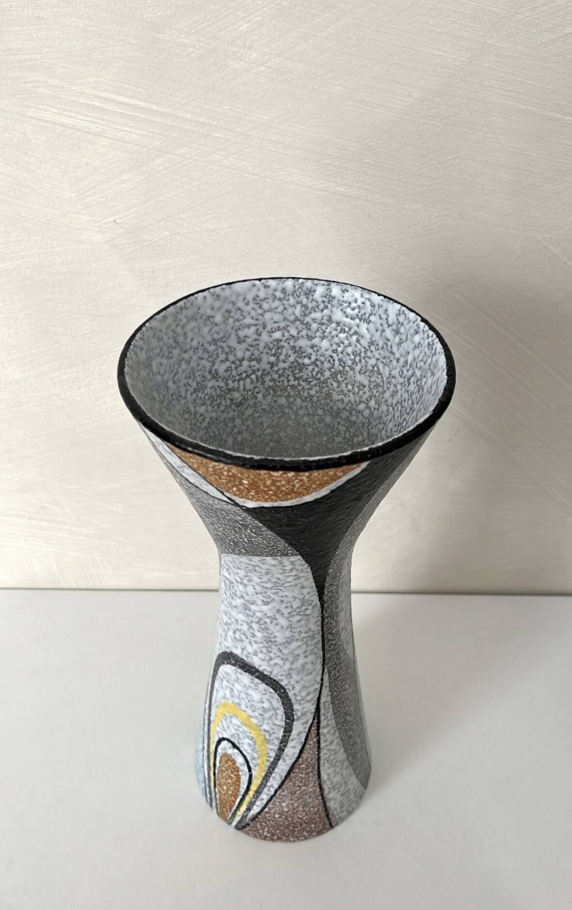 Ceramic vase Rumba, Flora Gouda Holland, 1960s