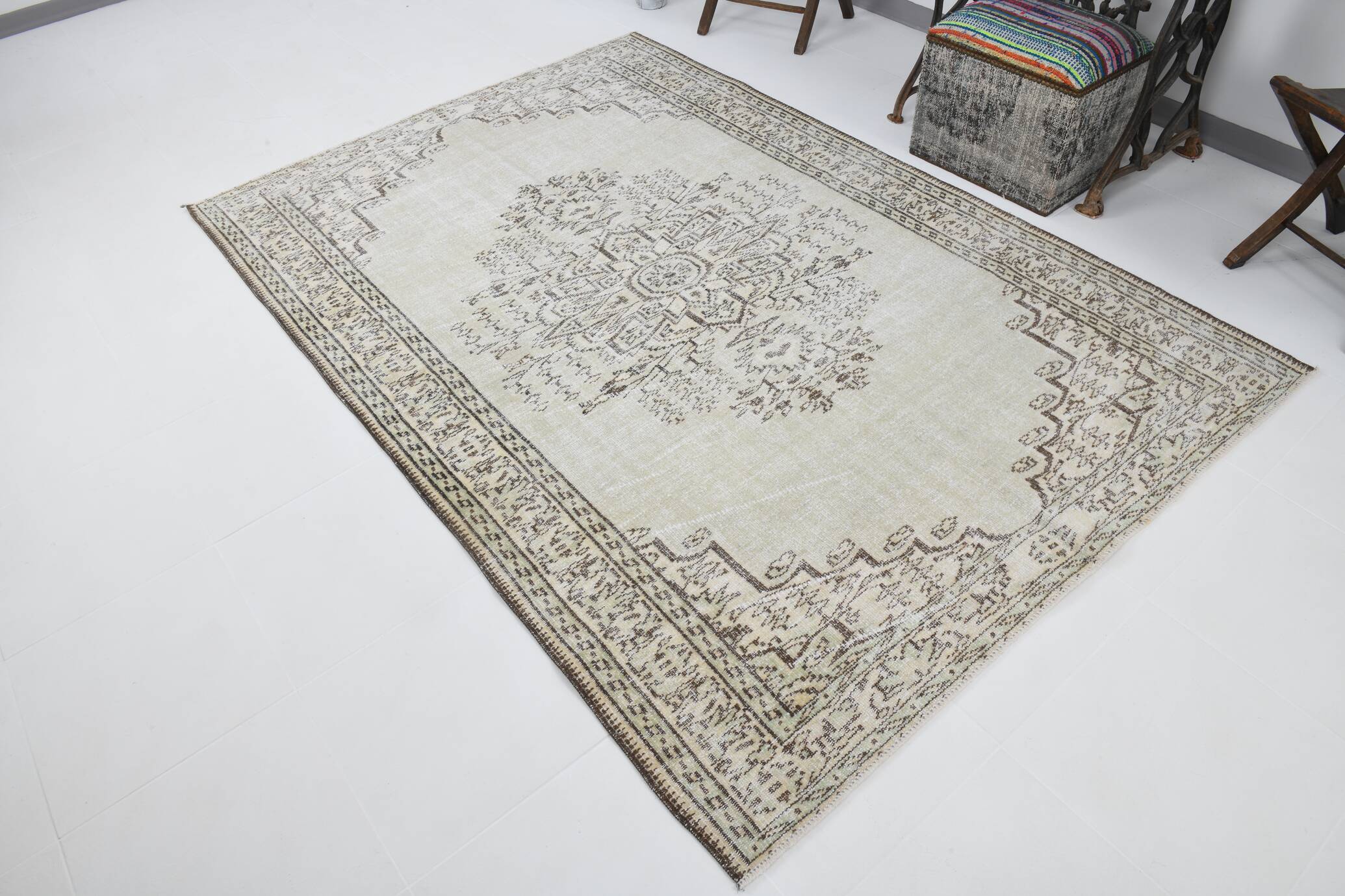 Tapis Vintage Tons Neutres Beige Motif Discret Élégant, 166x244 Cm