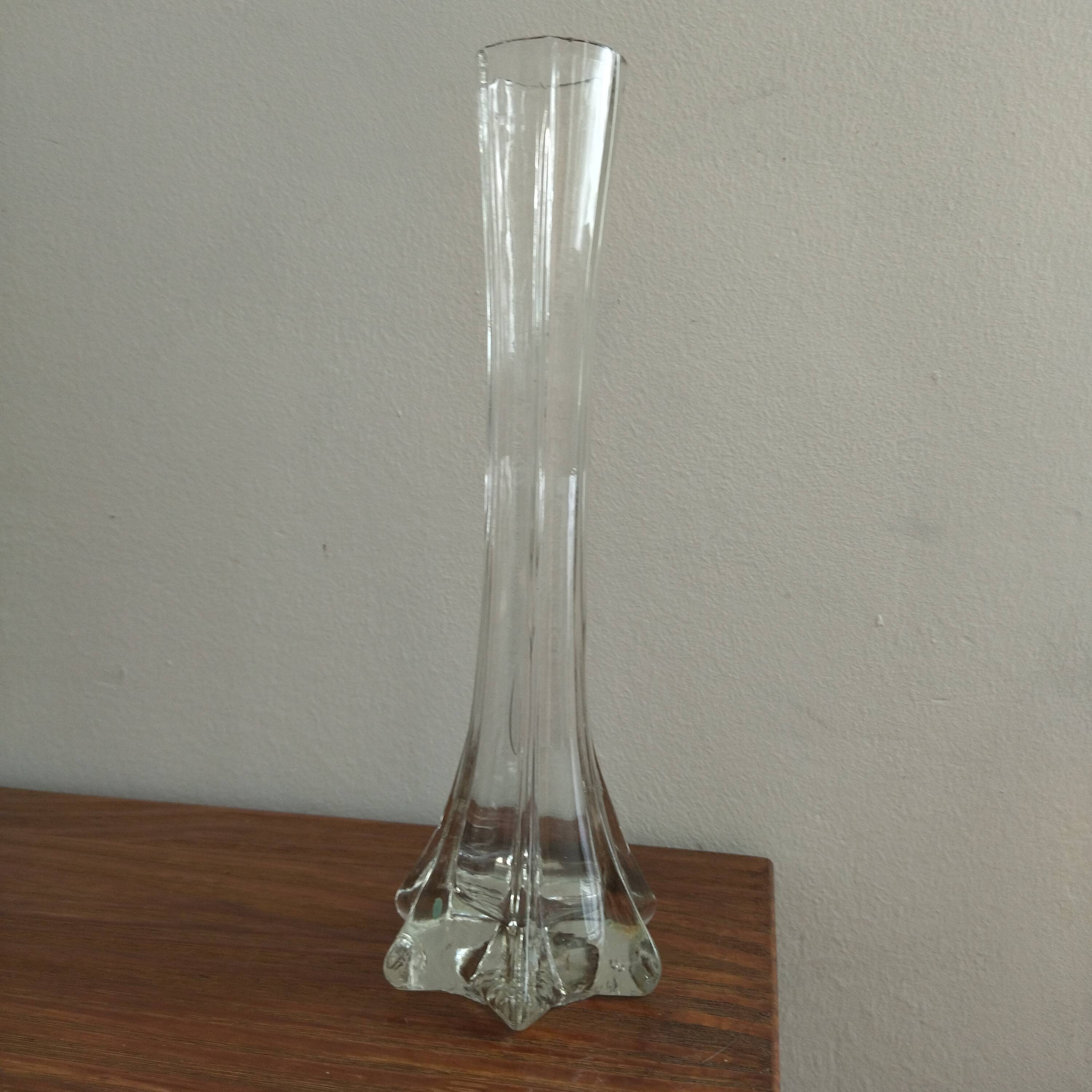 Single-flower vase