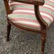 Paire de fauteuils cabriolets de style Louis XVI