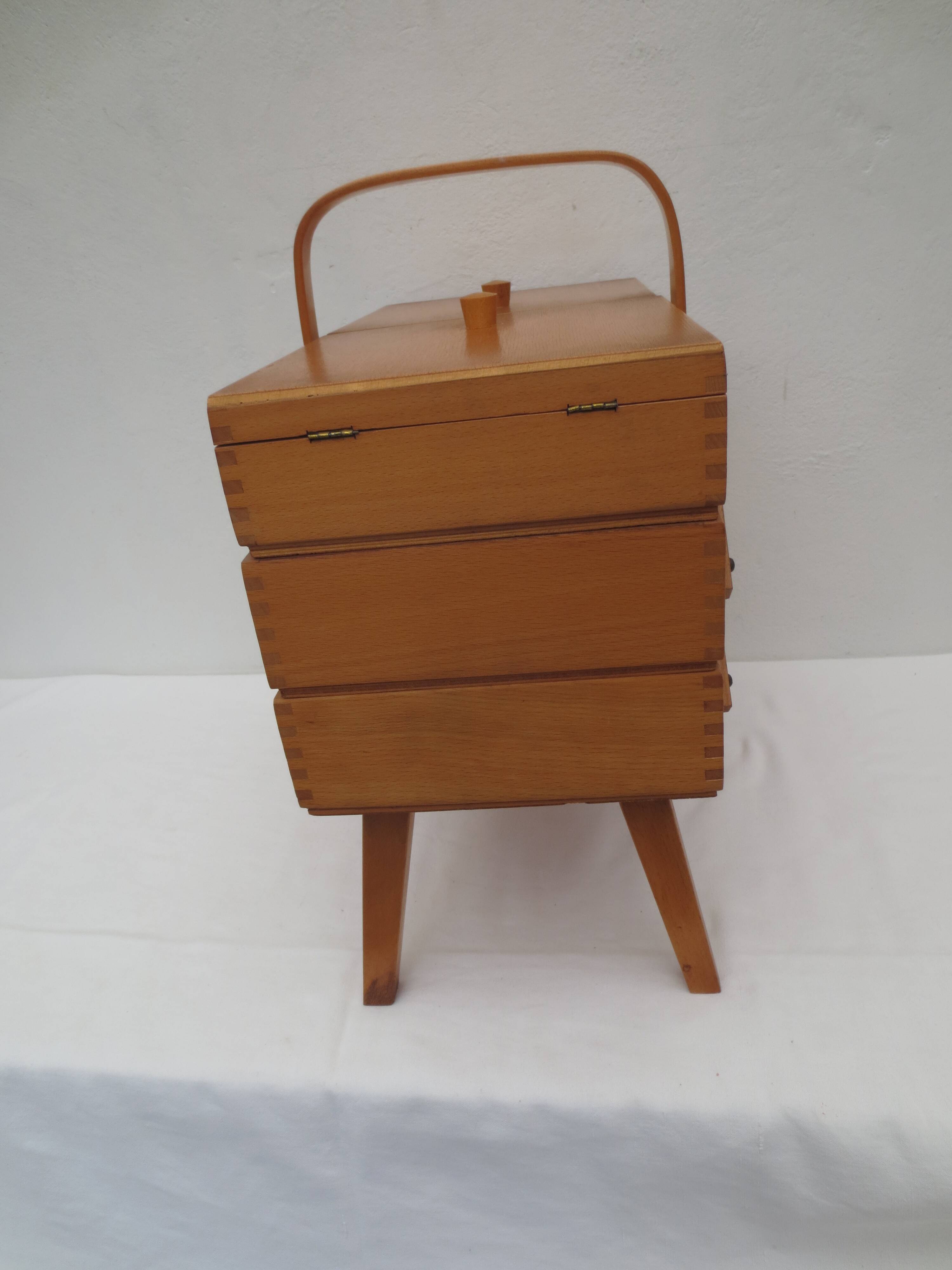 Nice-sized worker, in light varnished wood