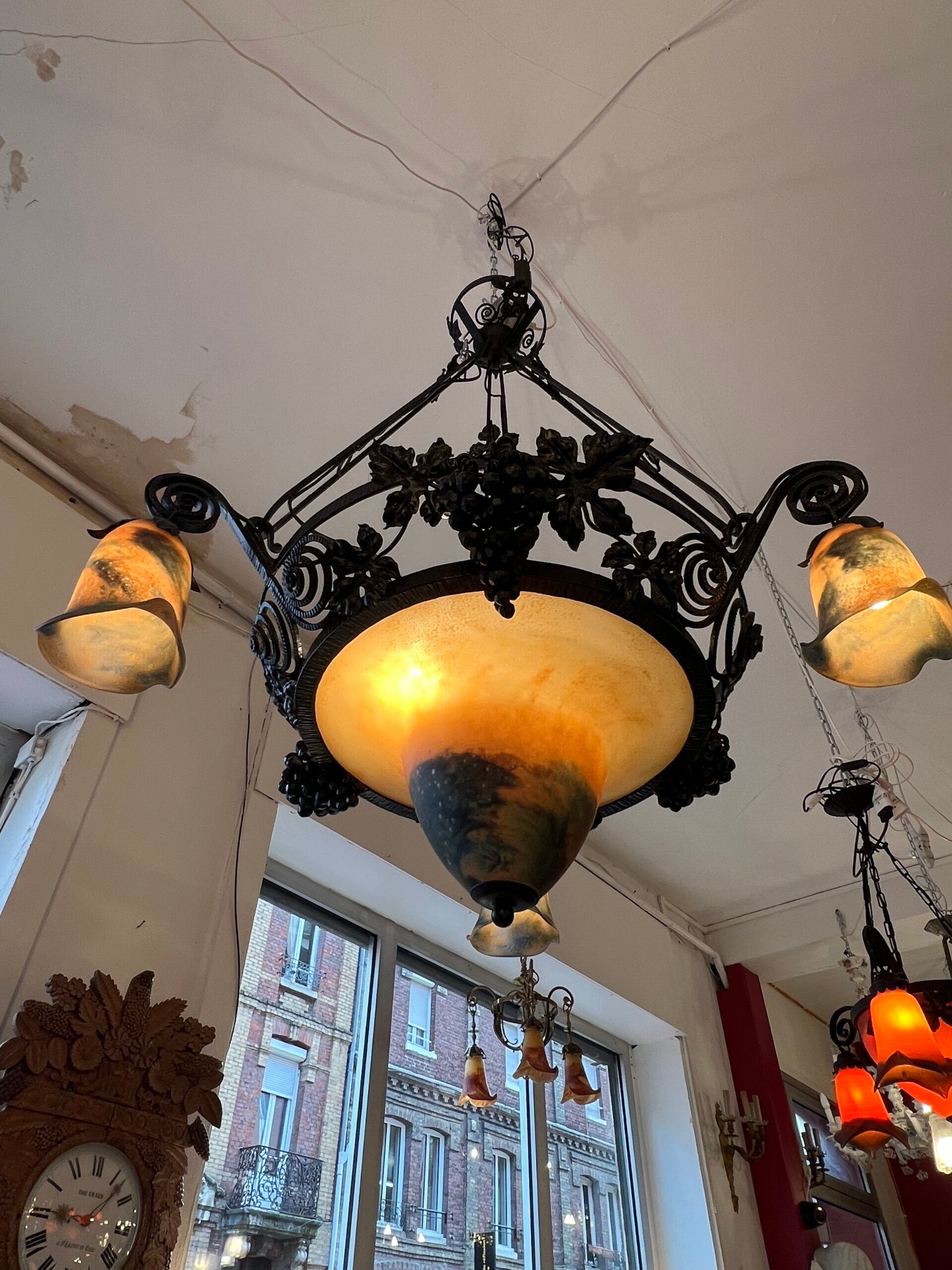 Imposing contemporary art deco style chandelier, glass paste and wrought iron