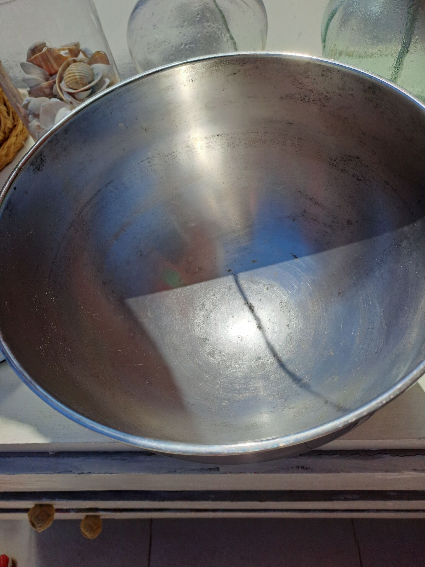 Silver metal champagne bucket