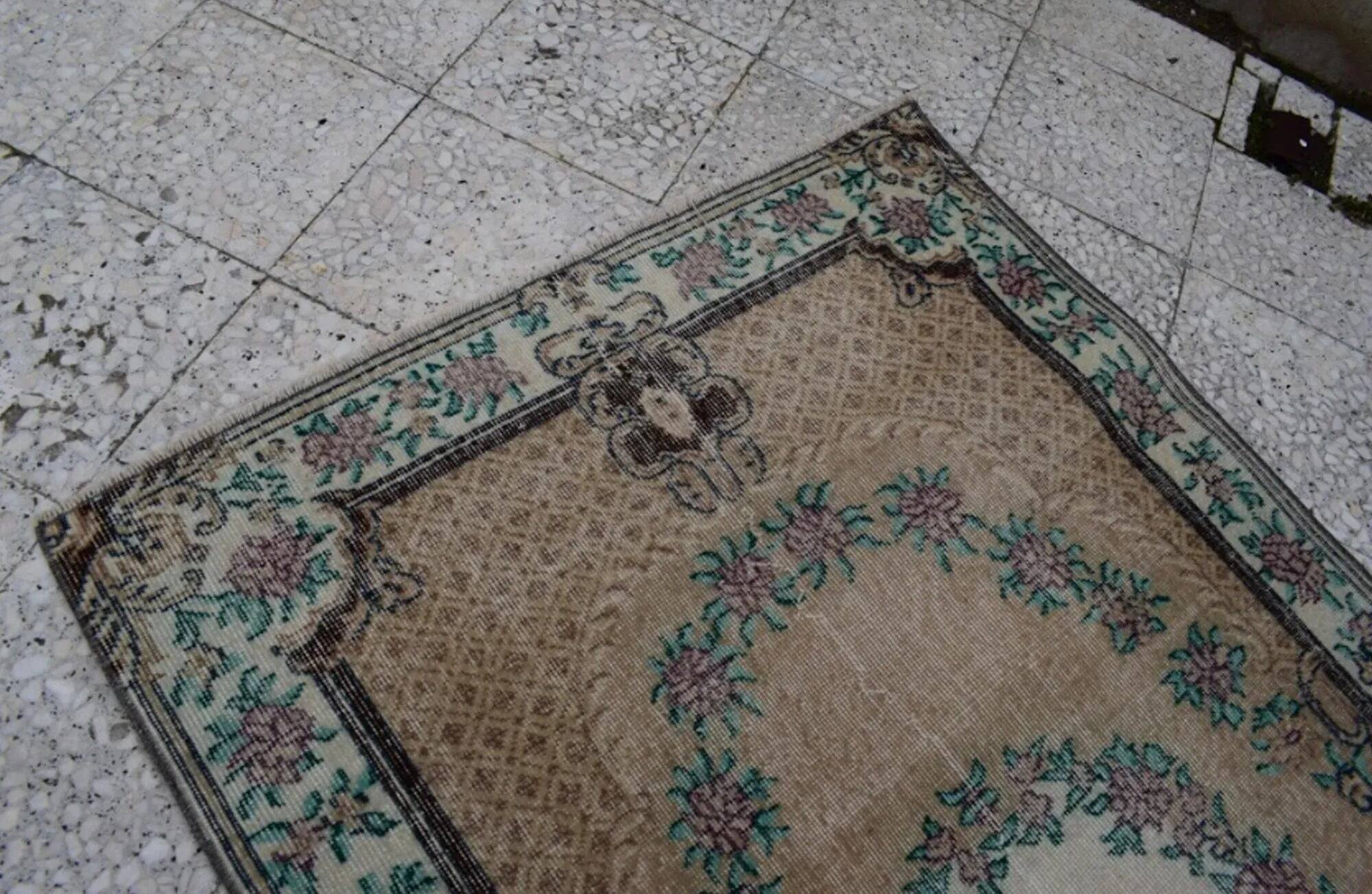 Vintage Turkish handmade rug 109x210 cm