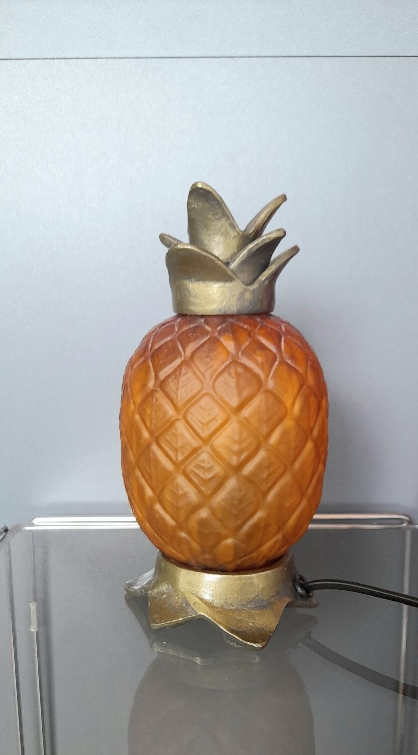 Pineapple lamp