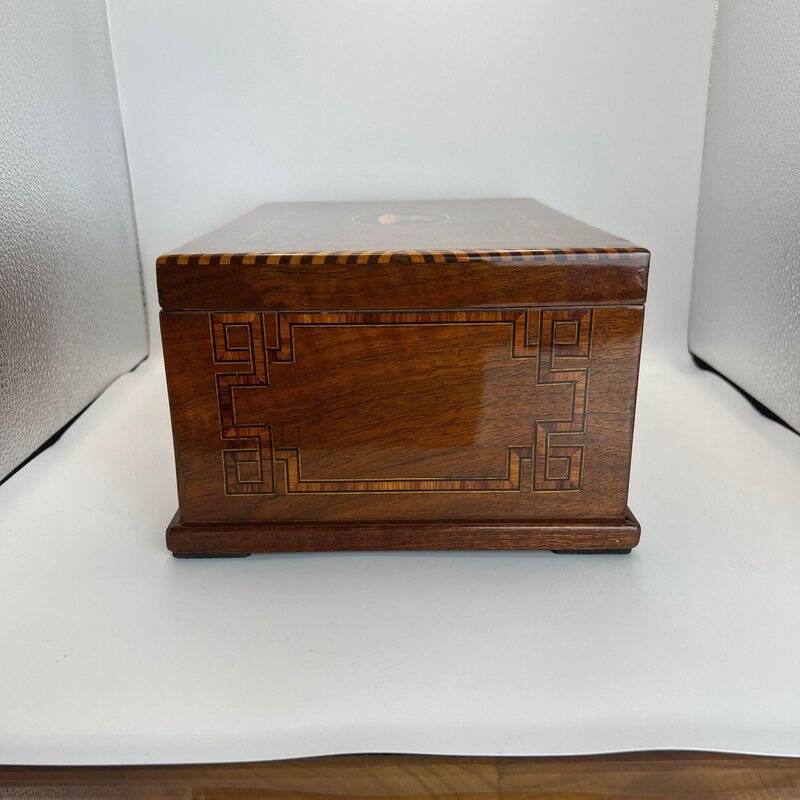 Biedermeier Box in Walnut on Oak, South Germany, 1850