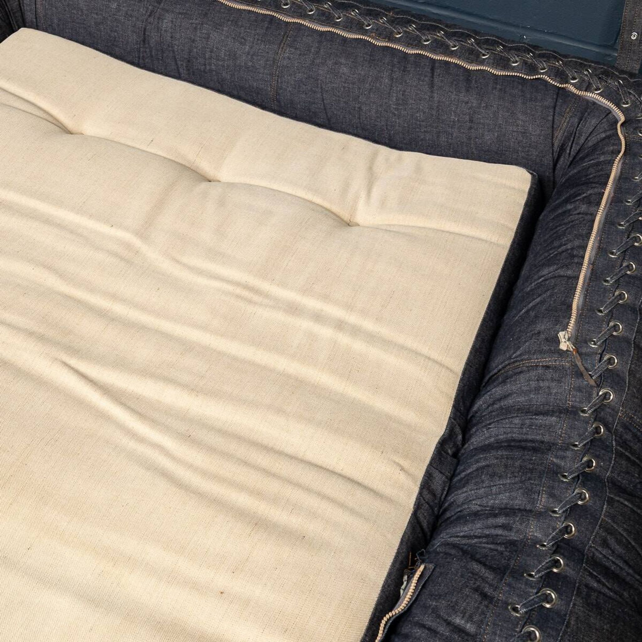 An italian "anfibio" sofa bed by alessandro becchi for giovannetti collezio