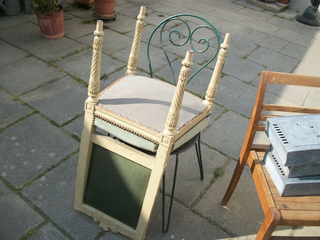 Salon lacquered cream style LXVI