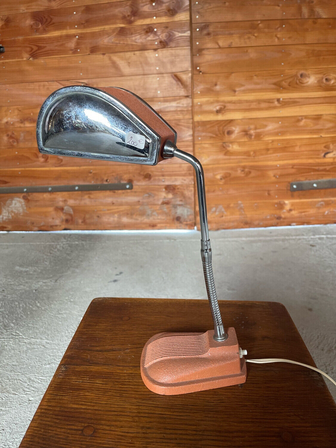 Jumo desk lamp