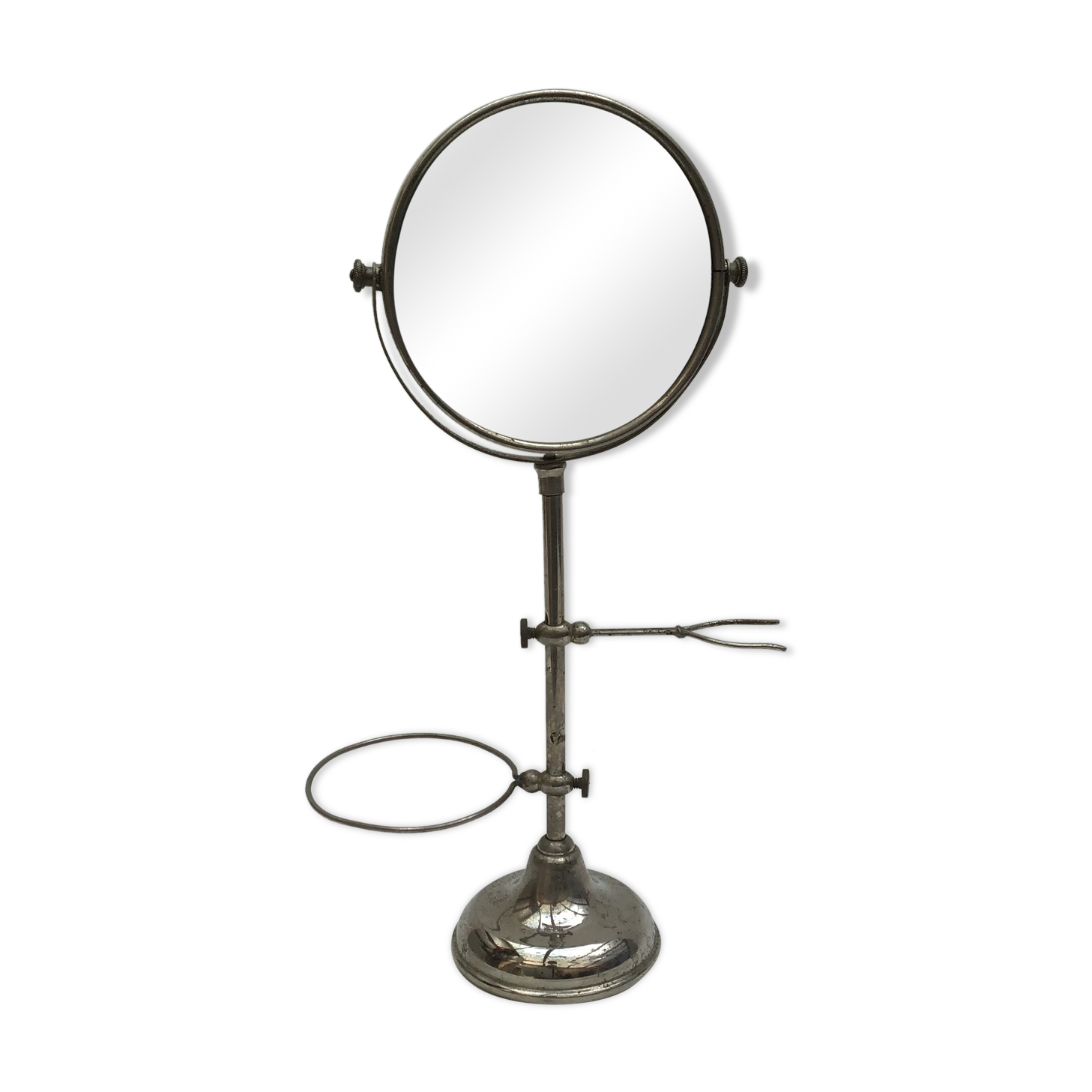 Barber's mirror on foot