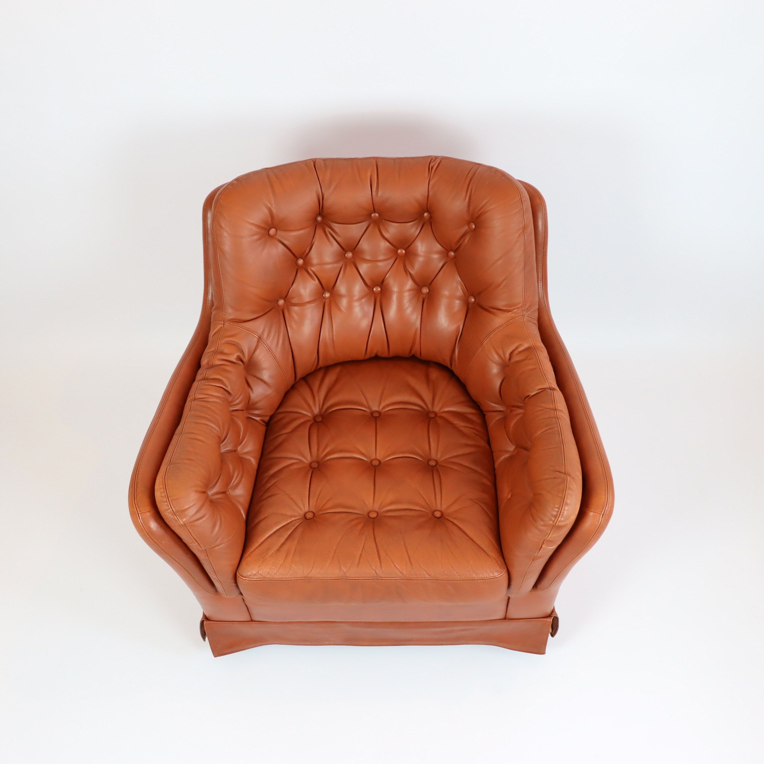 Leather club chair