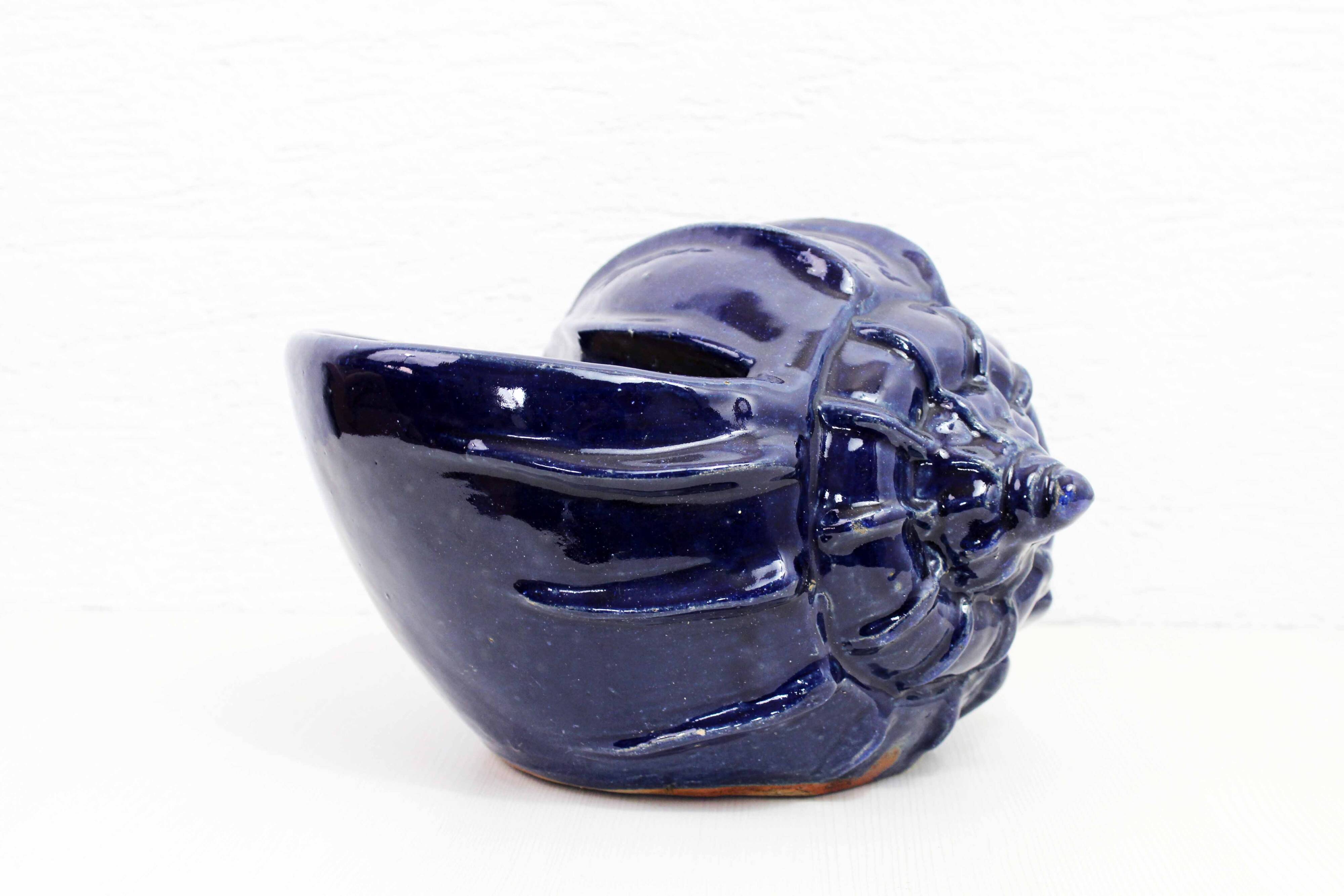 “Shell” ceramic flower pot