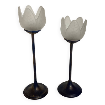 Paire de bougeoirs fleurs verre métal