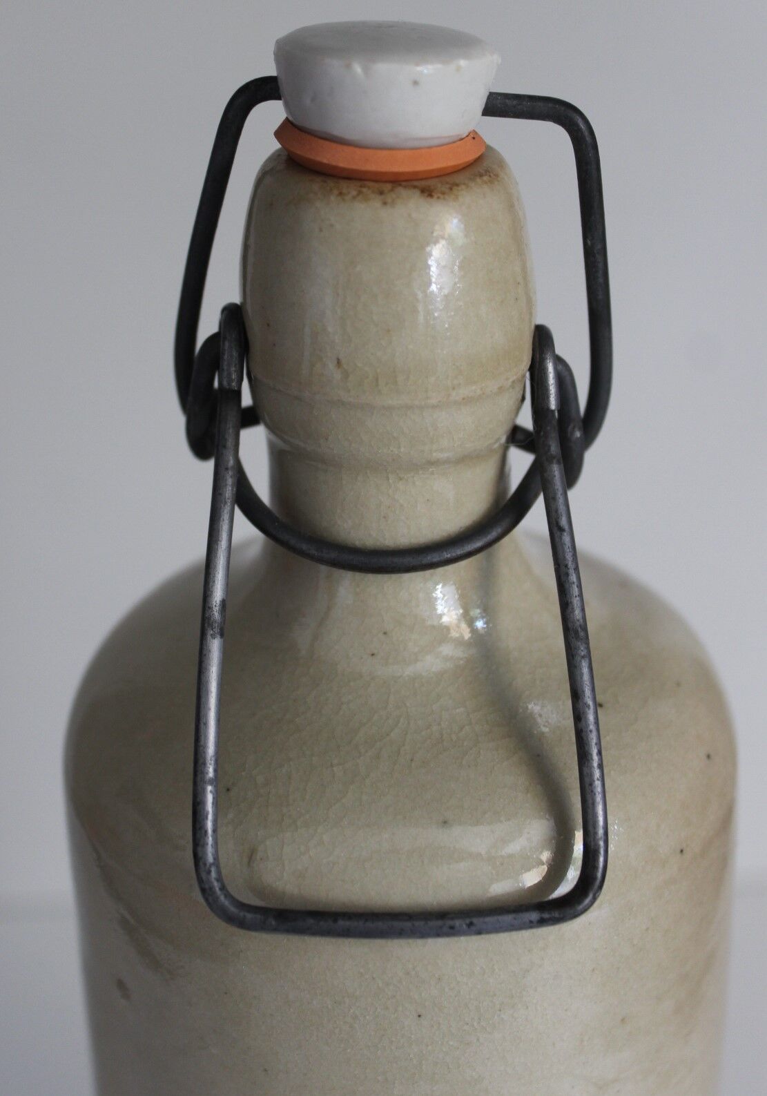 Bouteille en grès vernissé  à bouchon hermétique