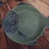 Plat poisson barbontine vert et bleu