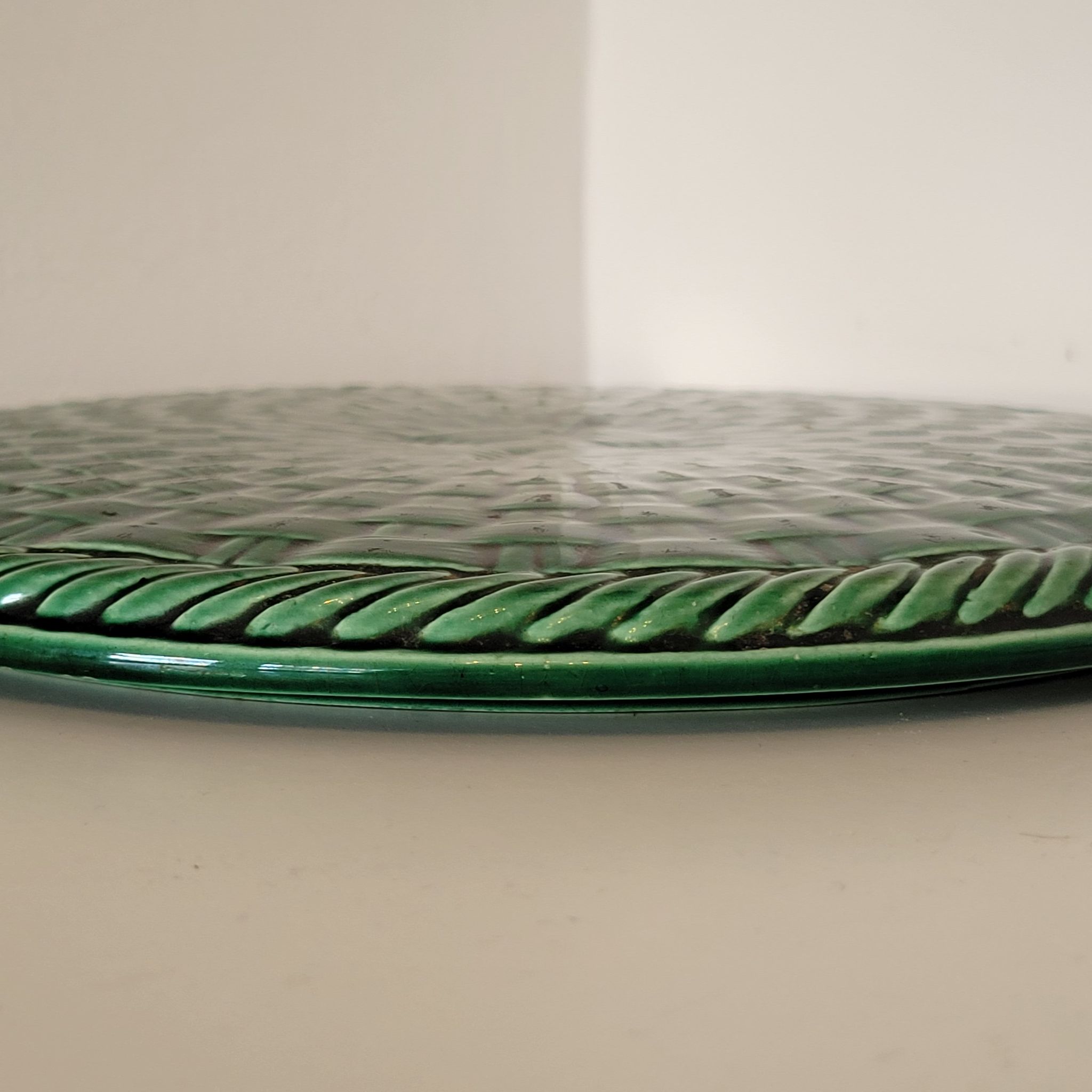 Vintage ceramic braided model tablecloth