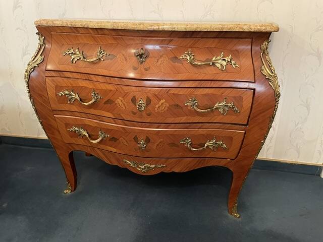 Commode style louis xv