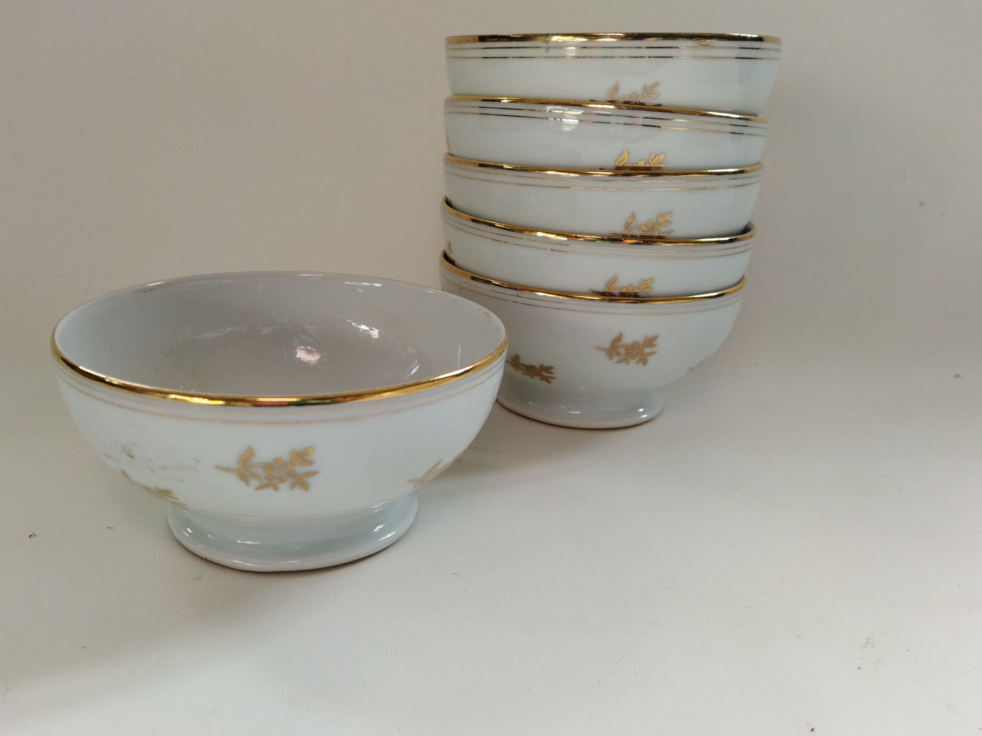 6 bols en porcelaine de Vierzon