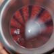 Gros vase boule vintage en verre soufflé décor flammé rouge et bleu nuit