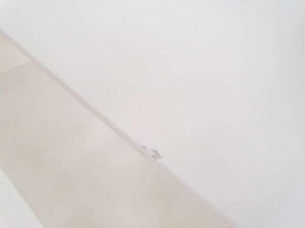 Ensemble de deux tables gigognes en plastique blanc