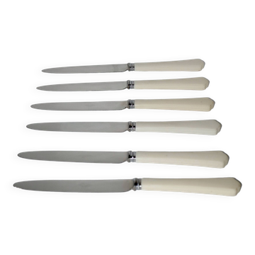 ensemble de 6 petits couteaux blancs en bakélite 1960
