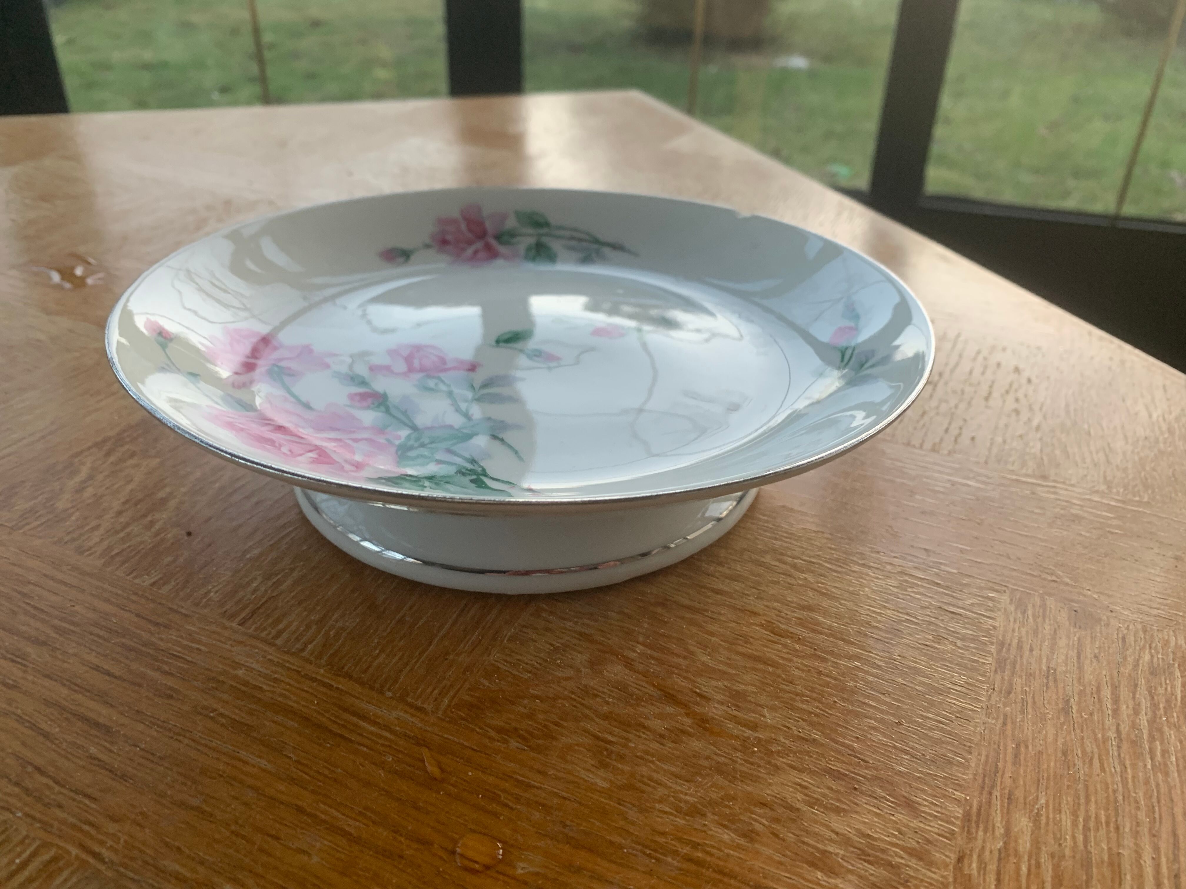 Porcelain compotier motifs of roses art deco signed HB France