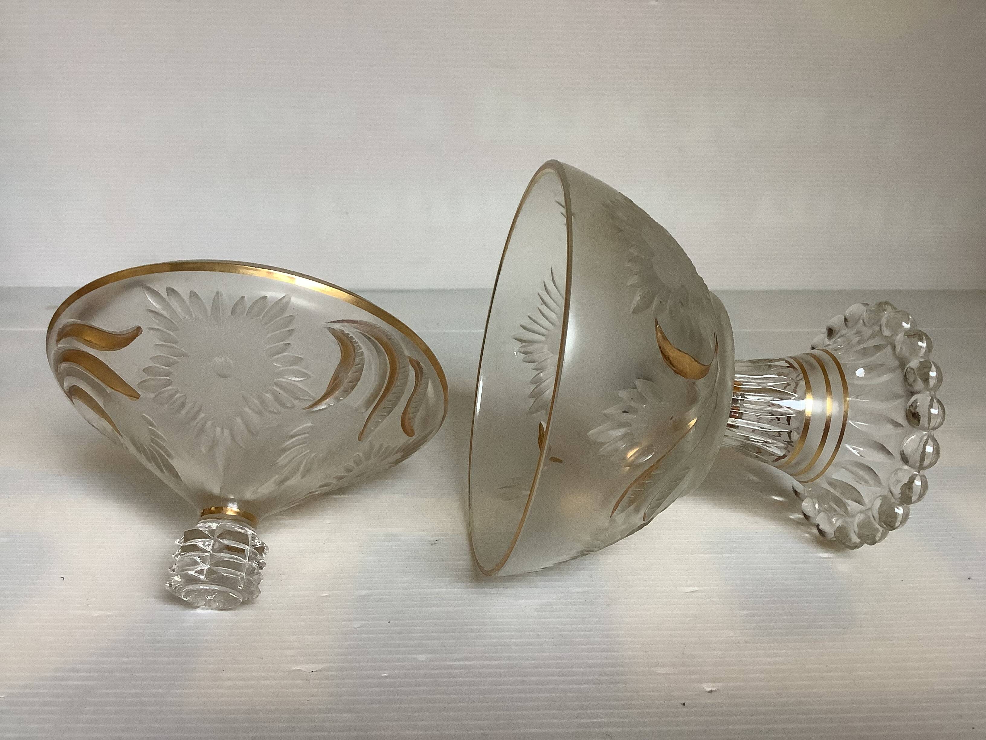 Pearl and gold bonbonnière base