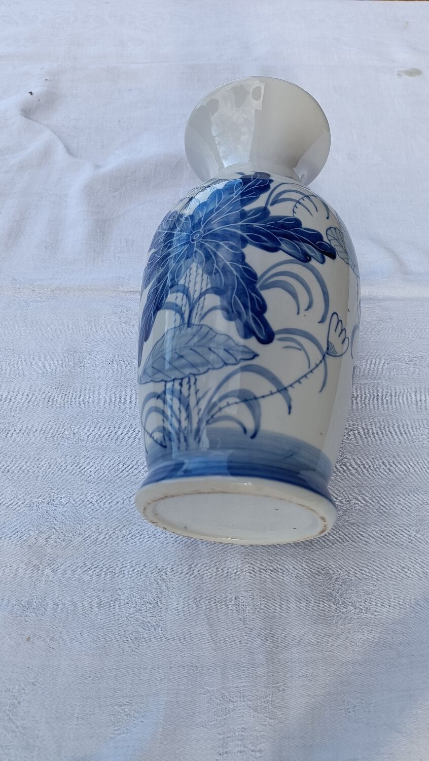 Blue porcelain vase
