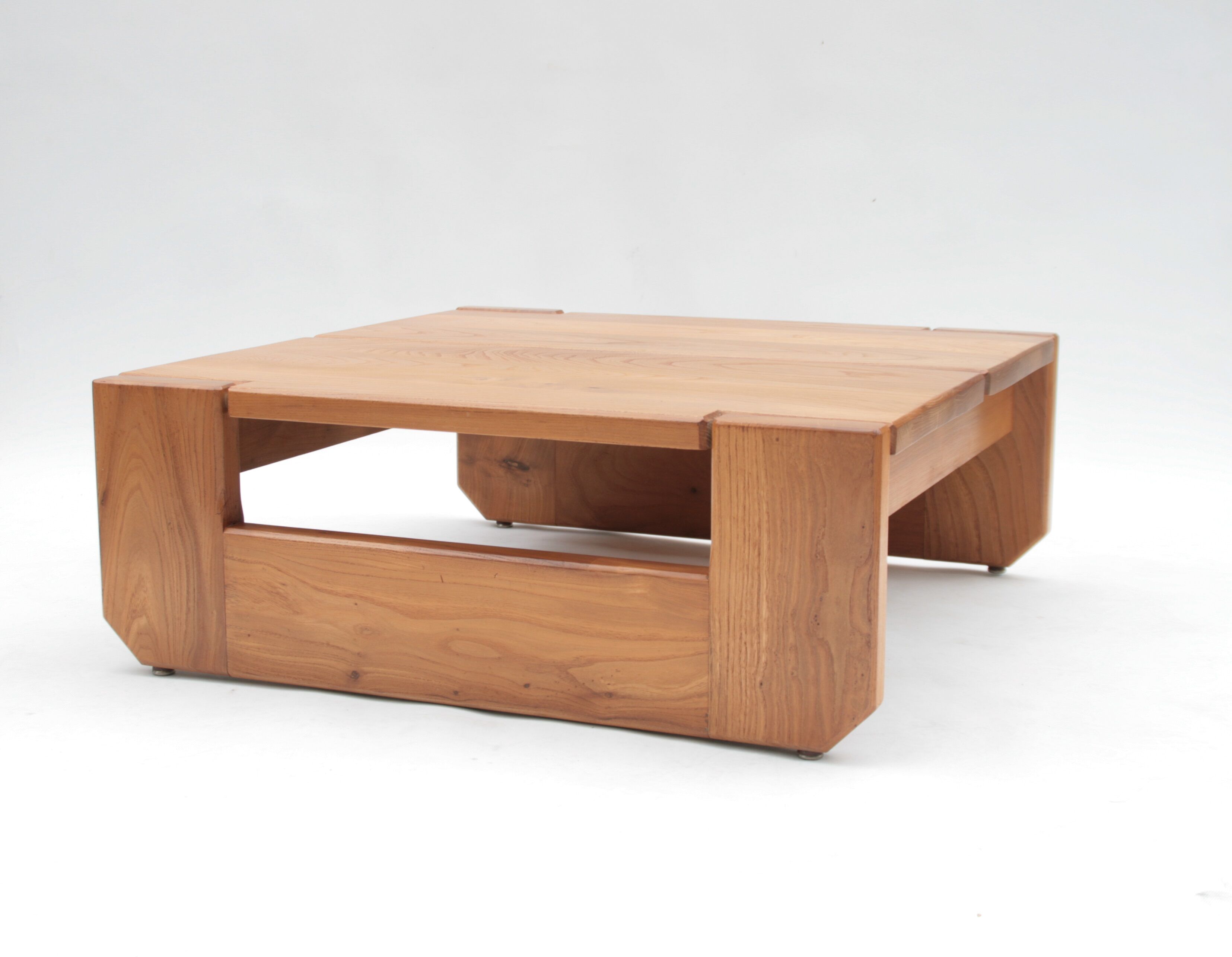 Table basse en orme par la Maison Regain, 1960