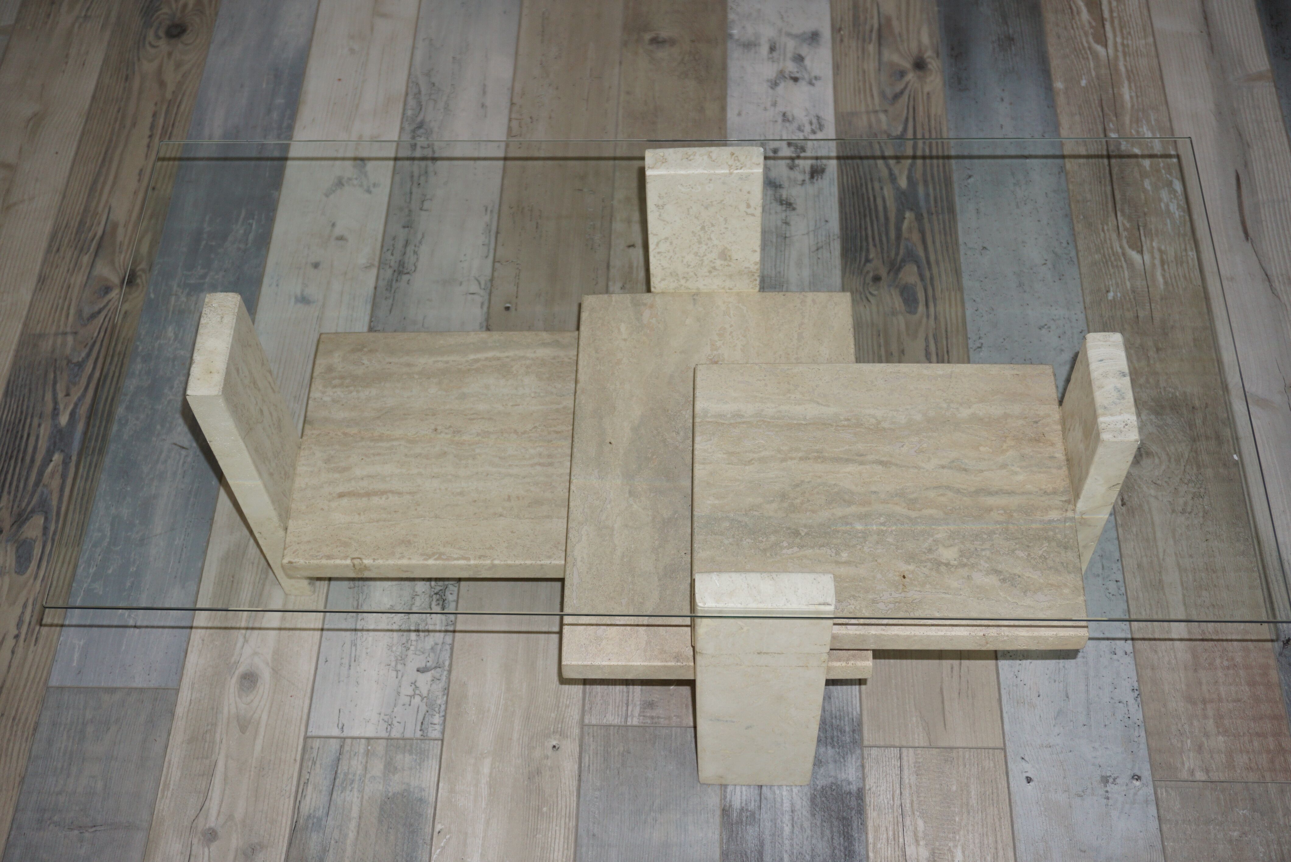 Table basse en travertin et verre design Willy Ballez