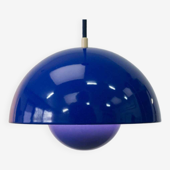 Blue enamel flowerpot – Verner Panton – Louis Poulsen