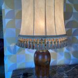 Table lamp with lampshade