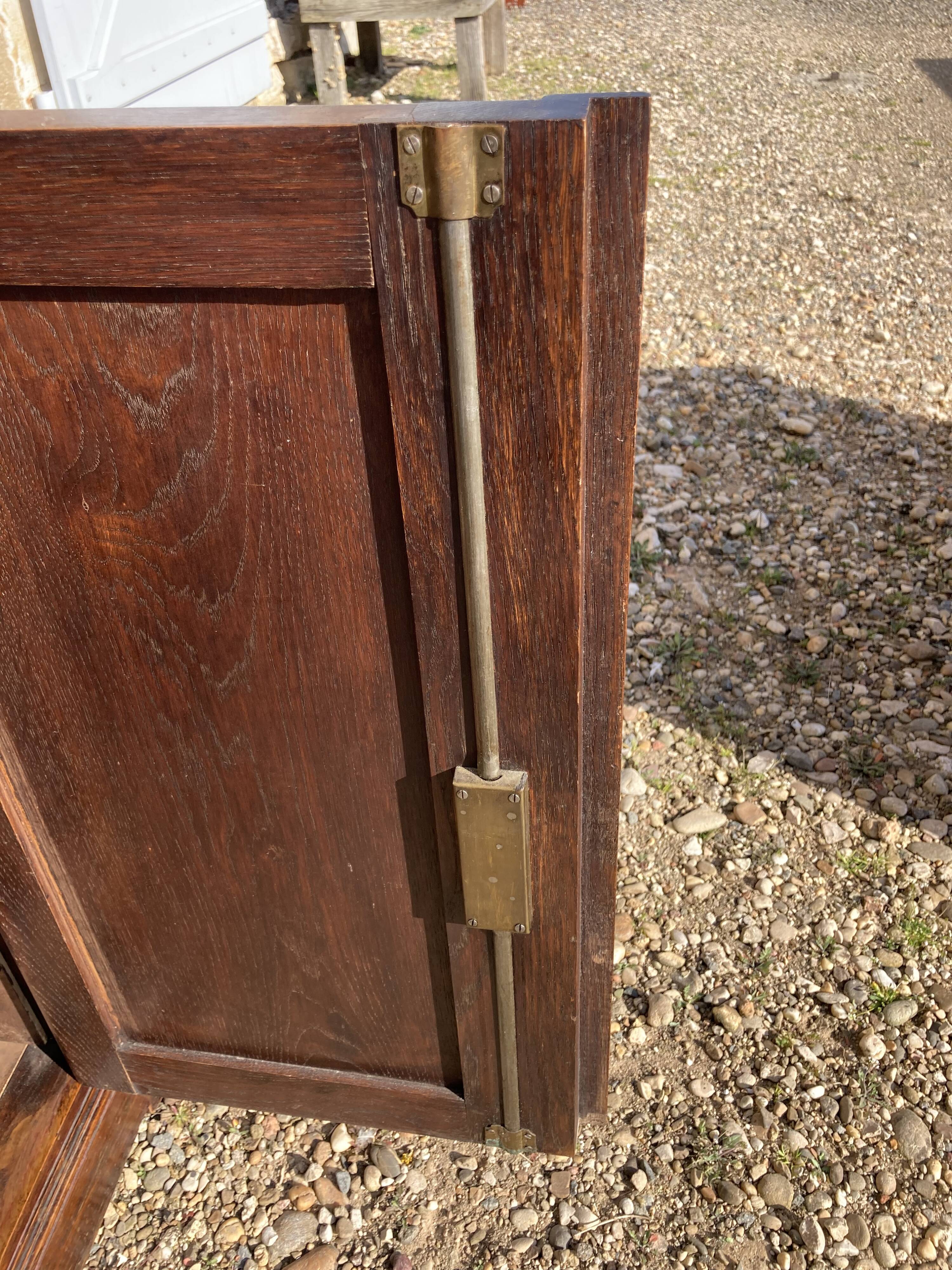 Trade furniture with lockers