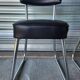 Paire de chaises bureau skaï noir et chrome vintage en très bon état