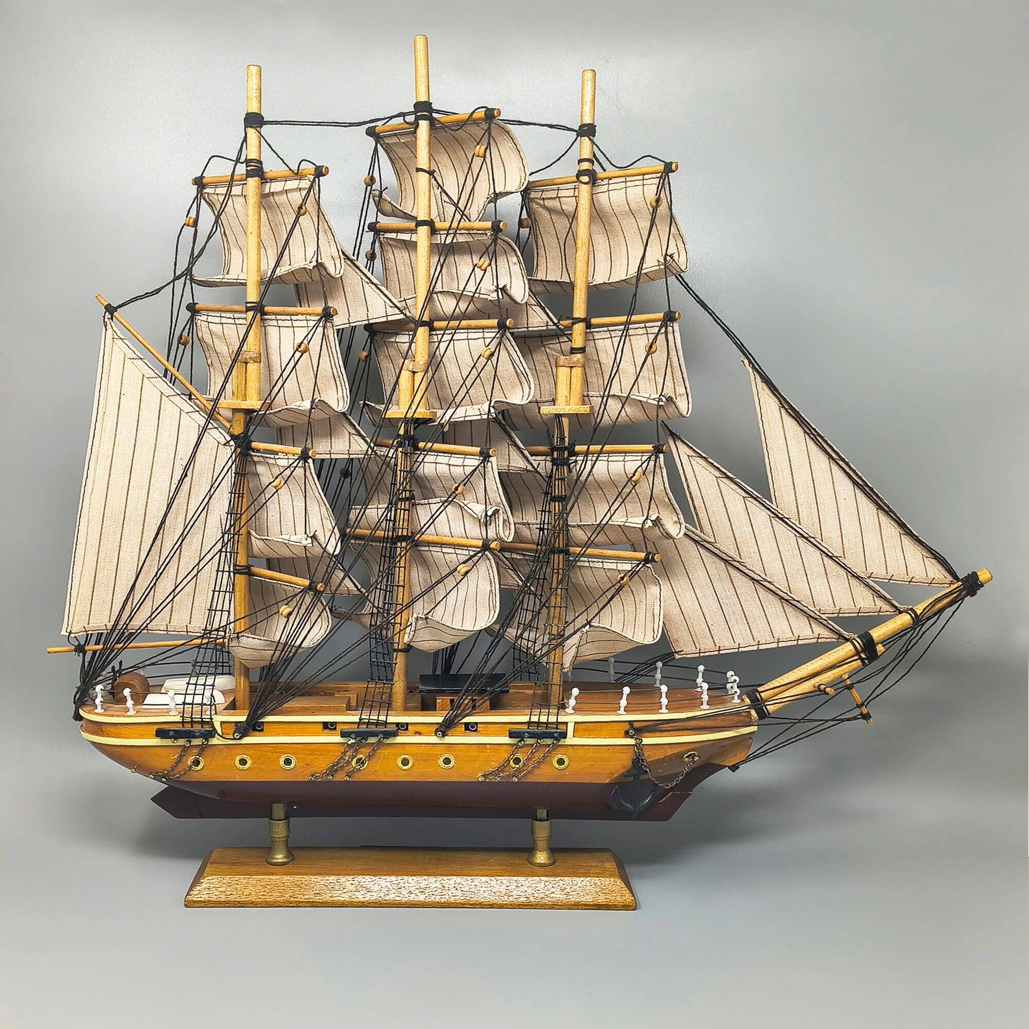 Bateau modèle Astonishing Cliper du XIXe siècle des années 1970. Fait main. Fabriqué en Angleterre.