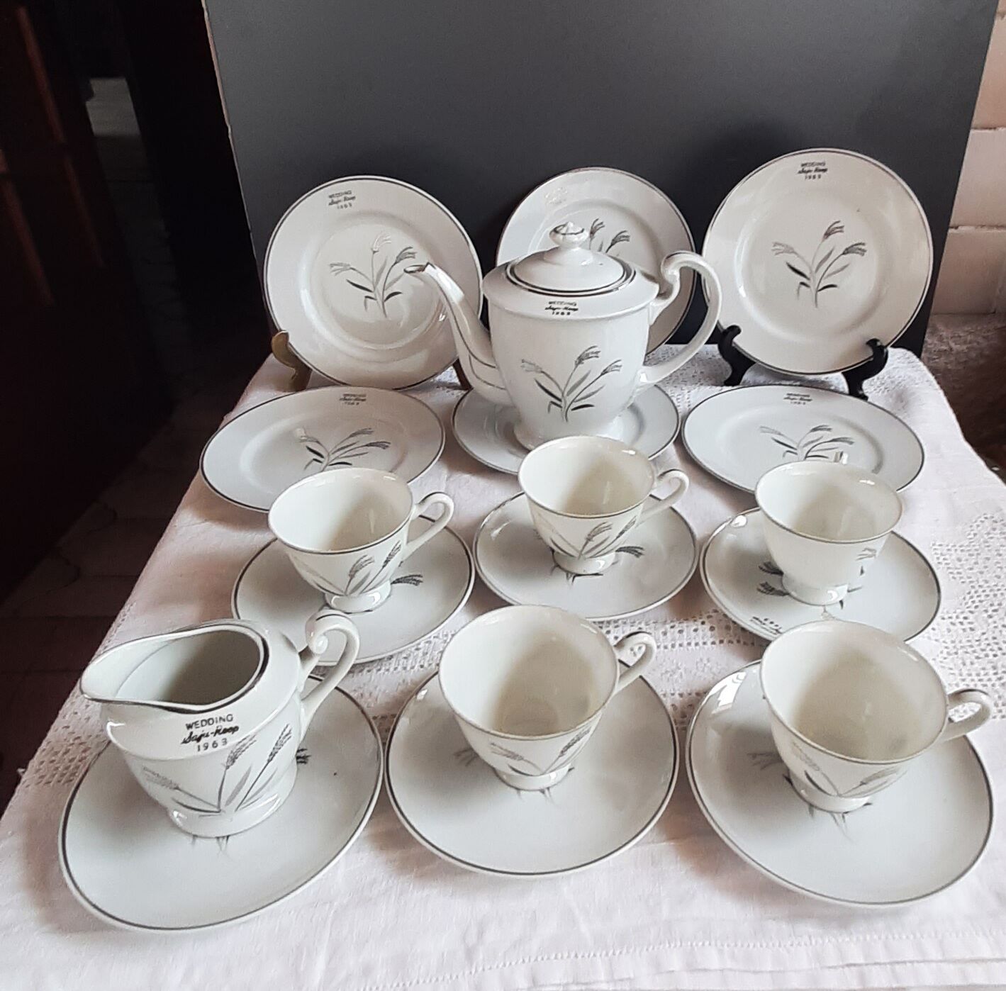 1960s crockery