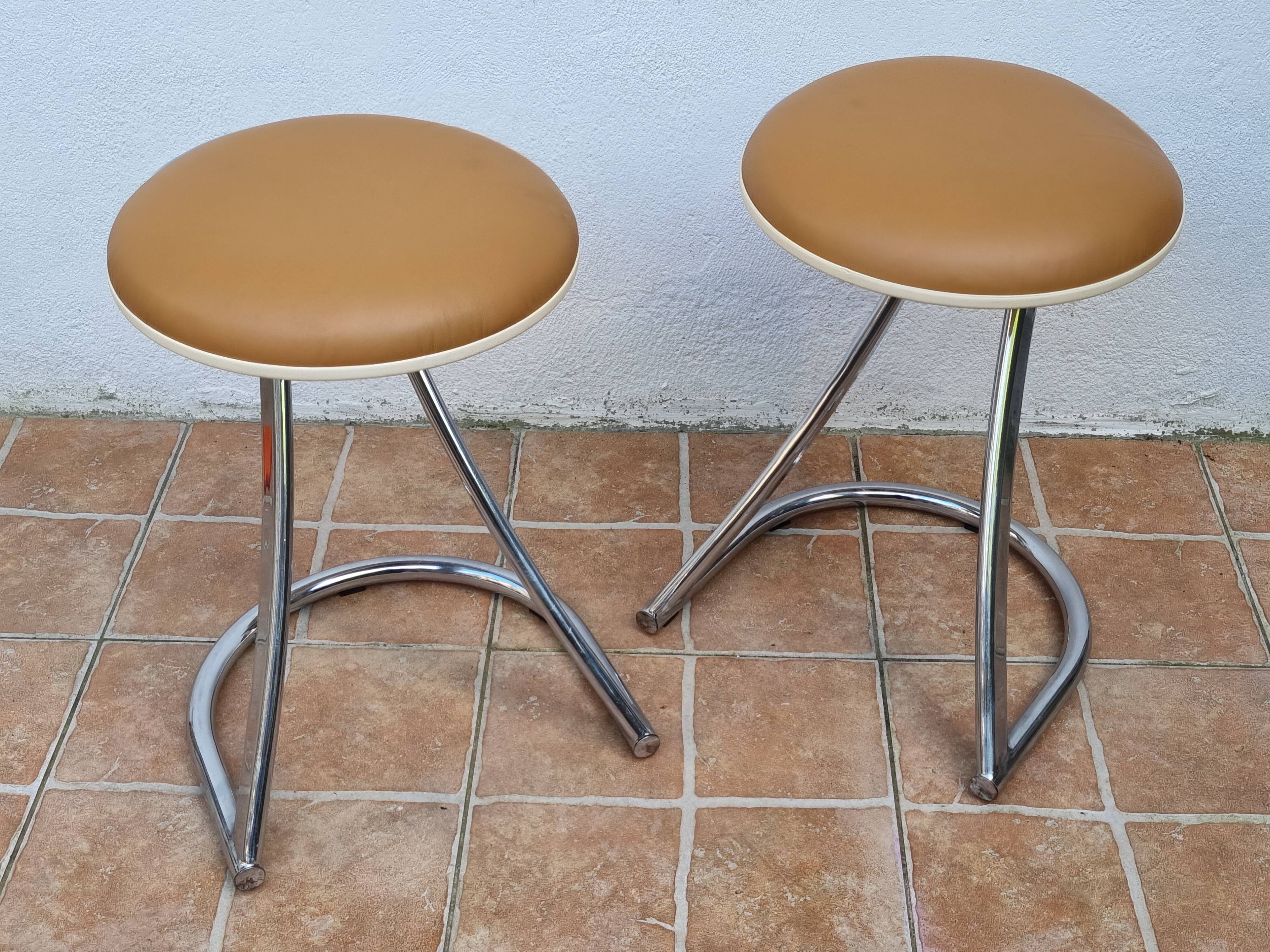 Paire de tabourets "Z" vintage Mirima France