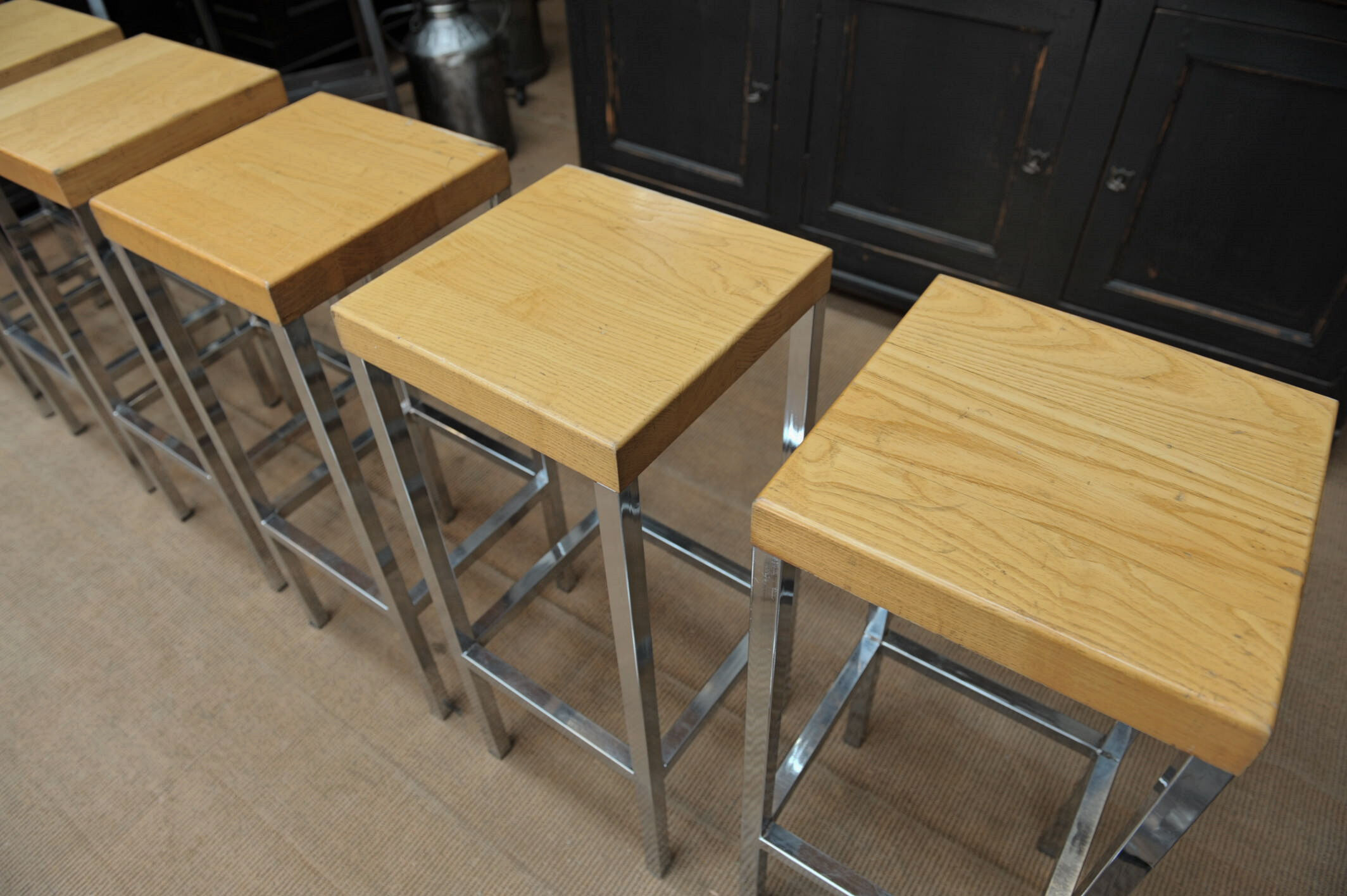 Lot of 6 old bar top stools 1970