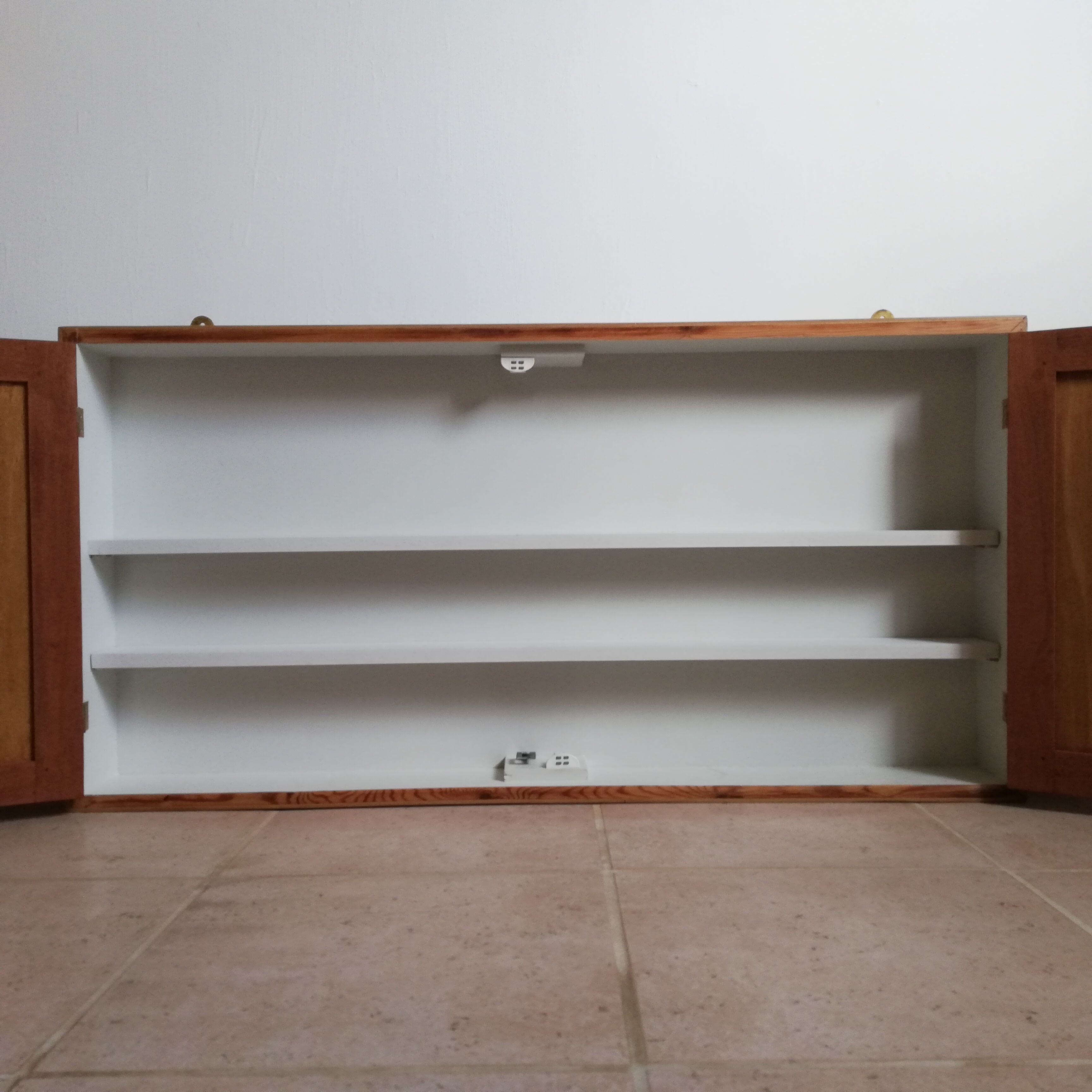 Armoire double en bois, murale