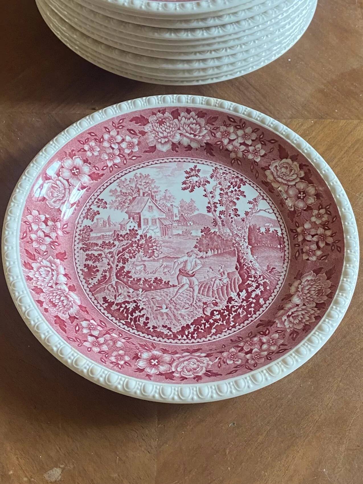 Set of twelve flat plates Villeroy & Boch – Rusticana, English cottage design, pink colour.