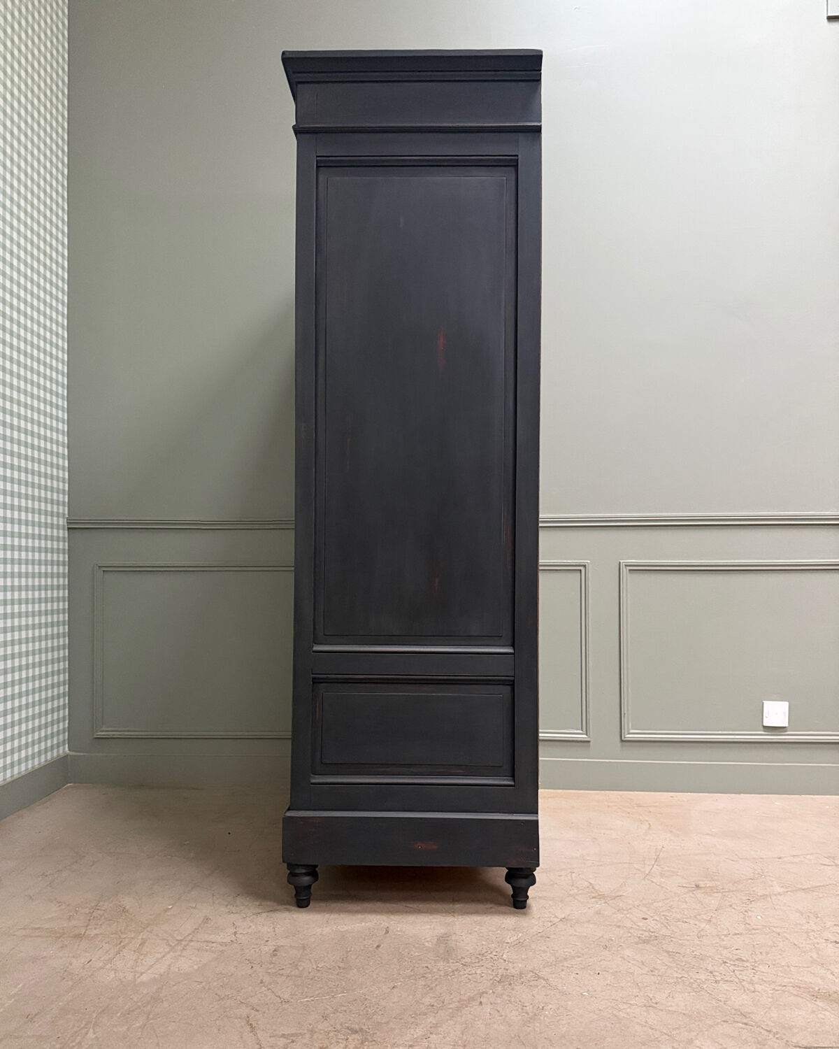 Directoire library with black patina (renovated)