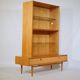 Vitrine en bois de cerisier des années 1960 et 1970, meuble design MCM