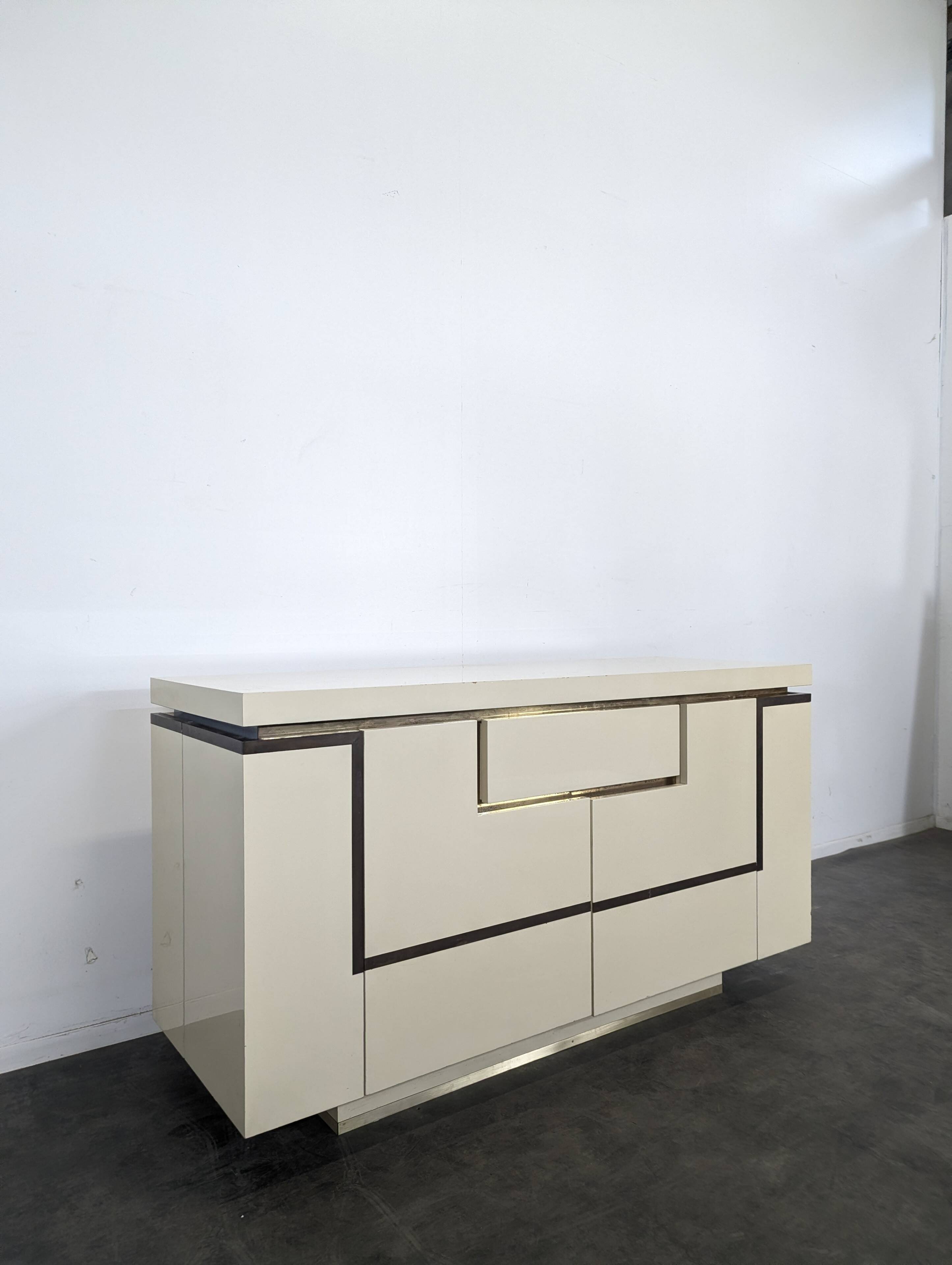 White lacquered enfilade by Jean Claude Mahey published by Rochebobois.