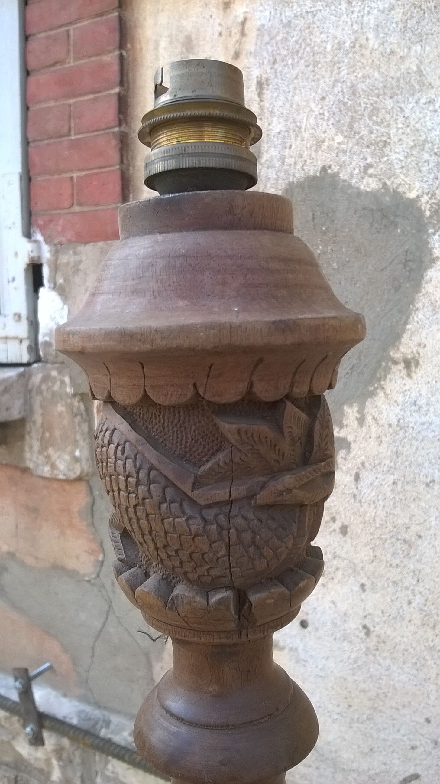 Lampadaire bois sculpté chinois