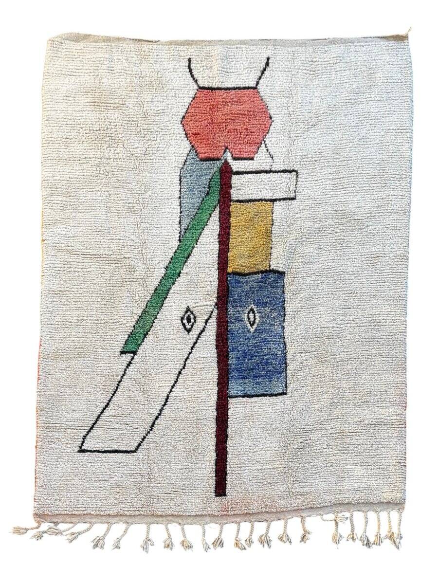 Large modern white Moroccan Beni Ouarain rug in wool.