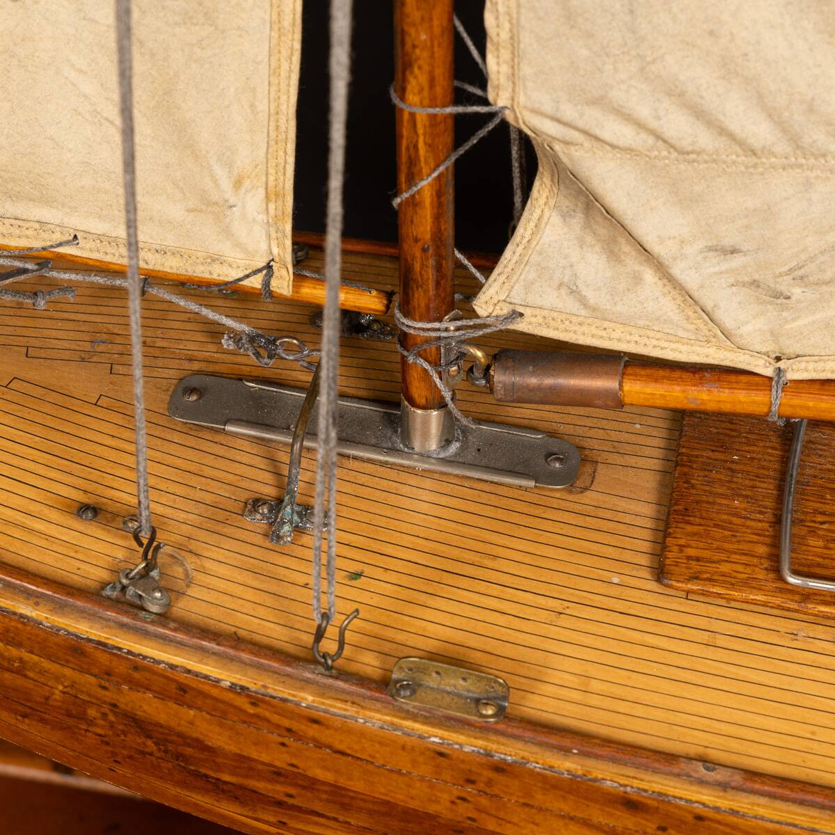 Vintage 20thC English Carved Hull Pond Yacht c.1930