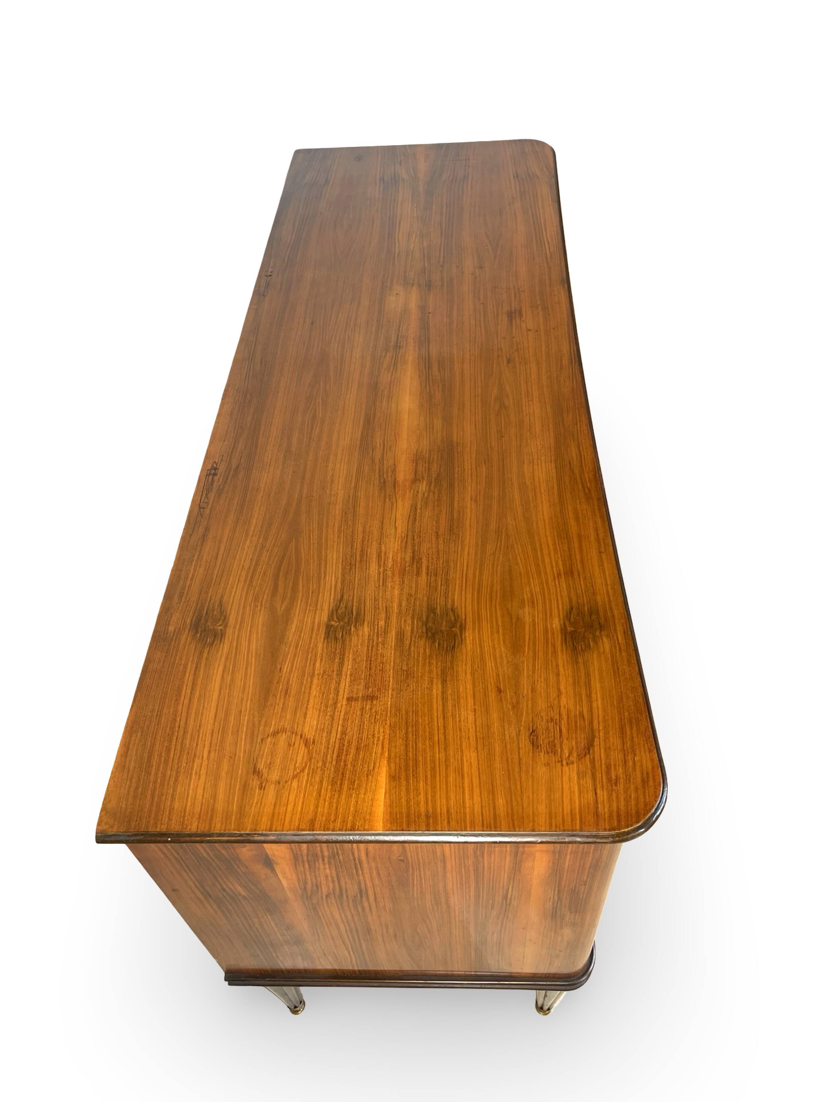 An Italian chest of drawers from the mid-20th century.