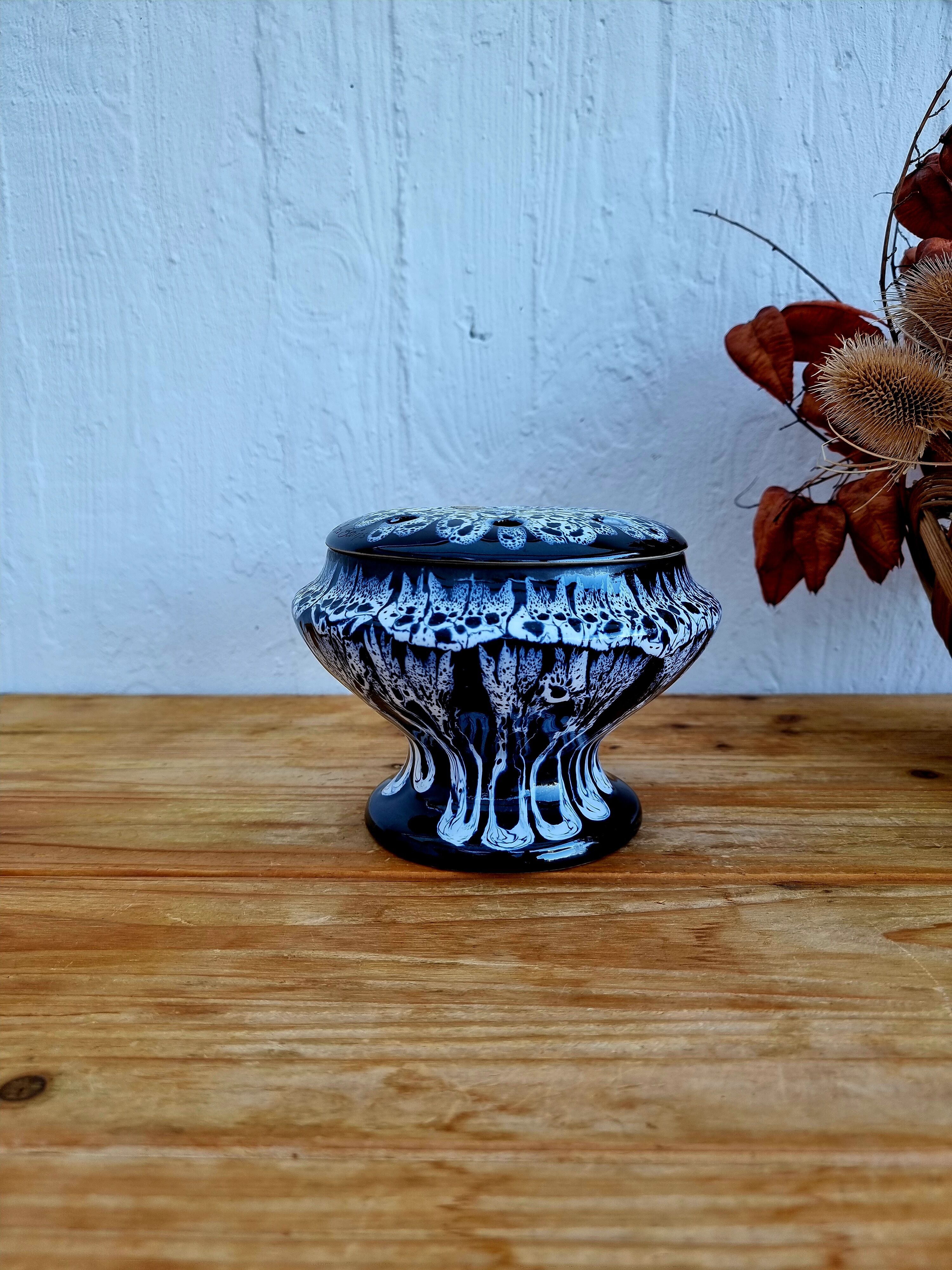 Pique flowers in vintage flamed stoneware