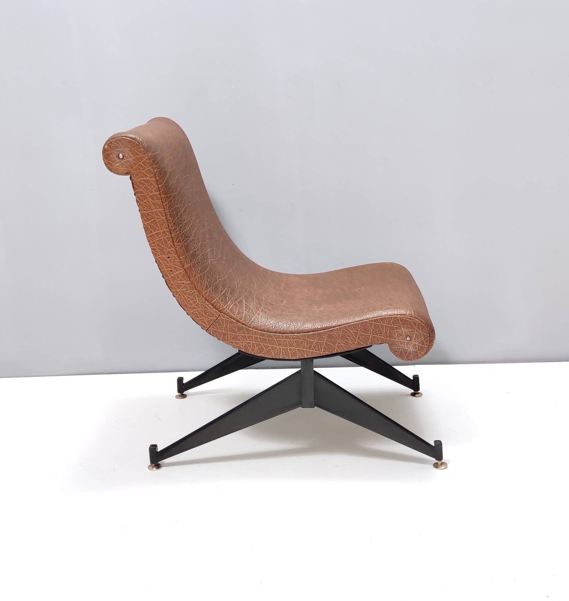 Brown Skai Lounge Chair with Black Varnished Metal Legs, Italy
