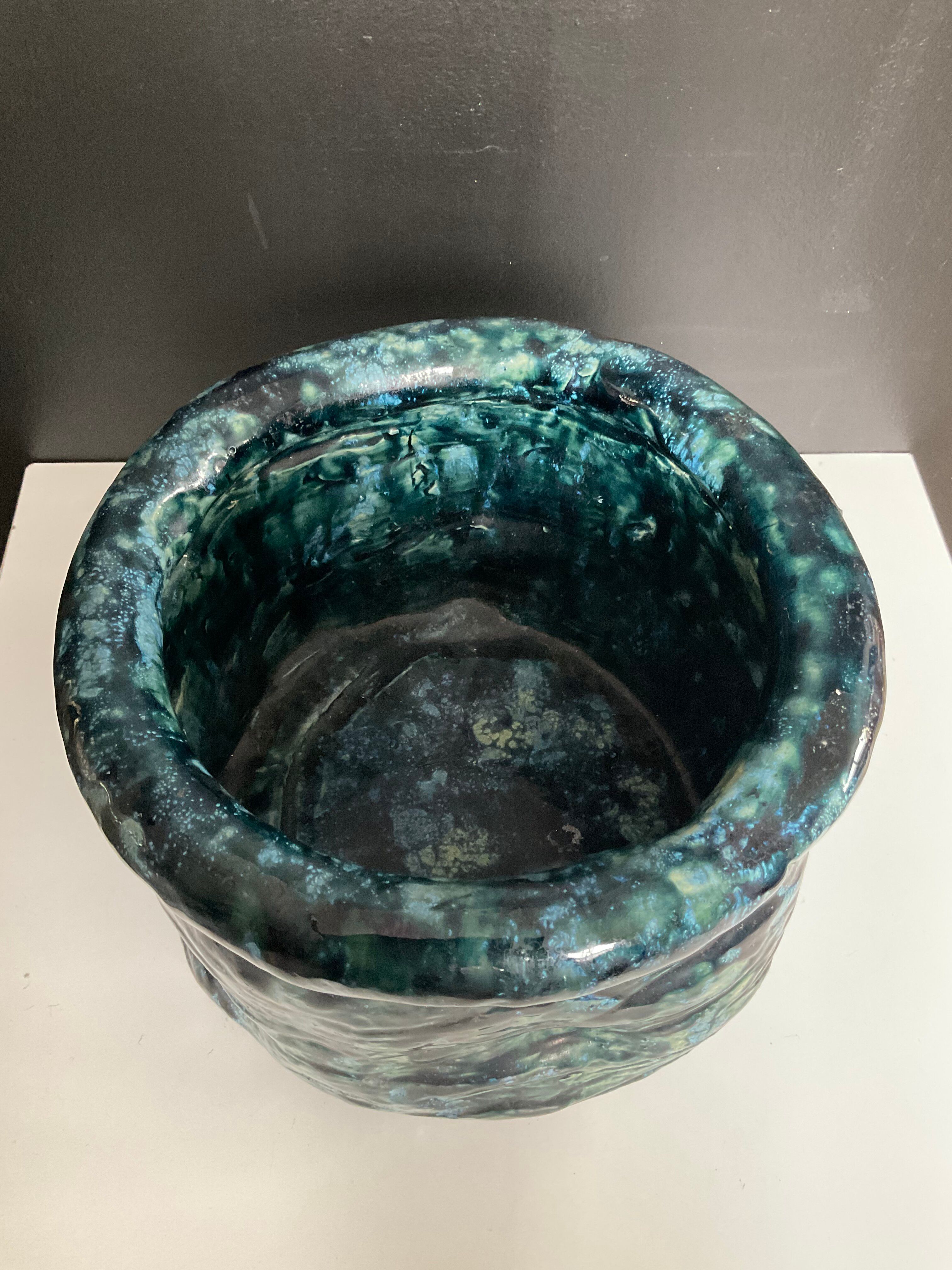 Vintage cache pot in glazed ceramic